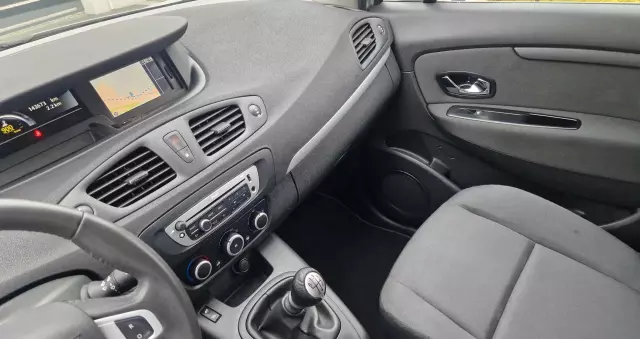 RENAULT Scenic 1.6 16V 110 TomTom Edition