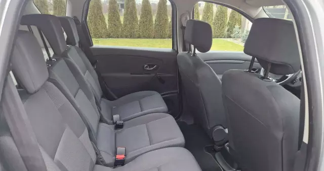 RENAULT Scenic 1.6 16V 110 TomTom Edition