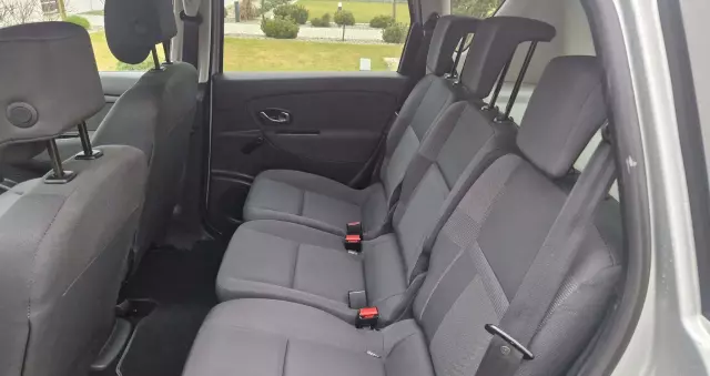 RENAULT Scenic 1.6 16V 110 TomTom Edition