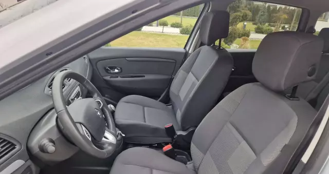 RENAULT Scenic 1.6 16V 110 TomTom Edition