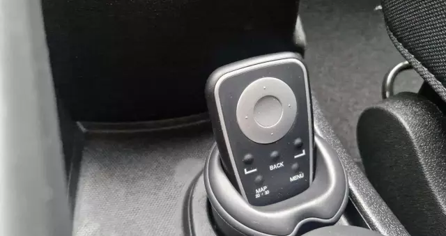 RENAULT Scenic 1.6 16V 110 TomTom Edition