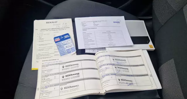 RENAULT Scenic 1.6 16V 110 TomTom Edition