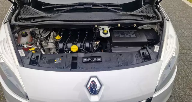 RENAULT Scenic 1.6 16V 110 TomTom Edition