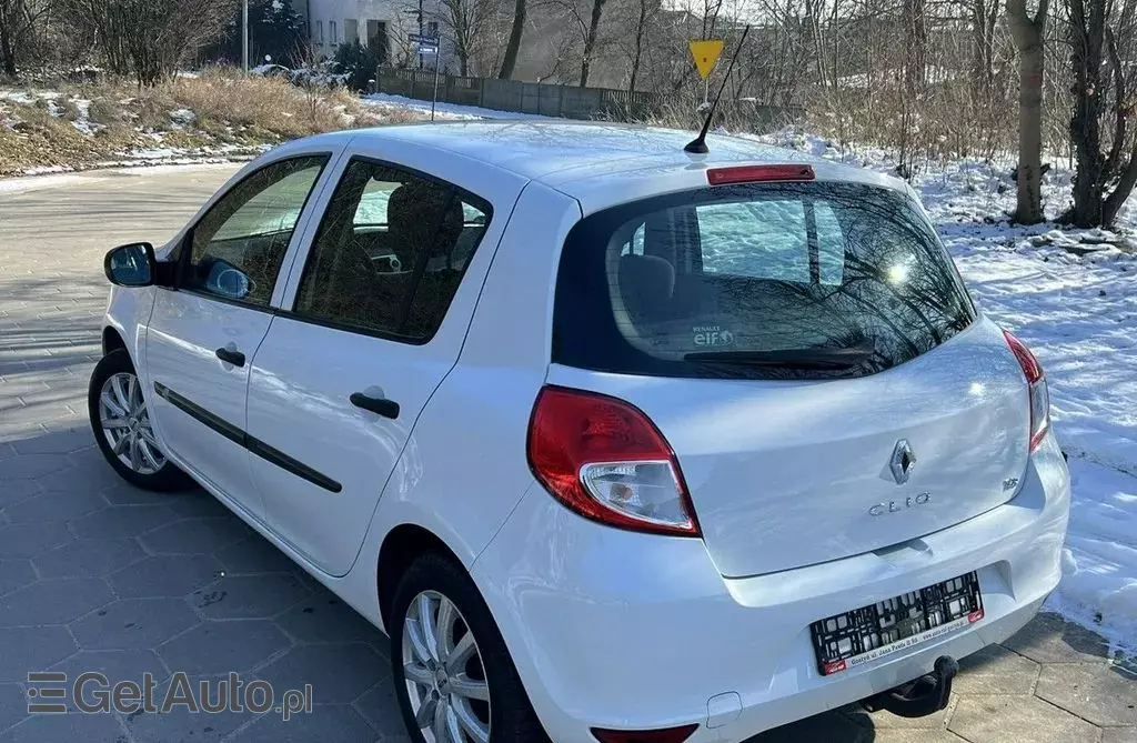 RENAULT Clio 