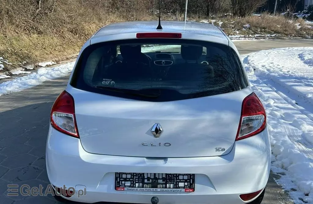 RENAULT Clio 