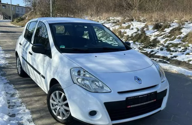 RENAULT Clio 