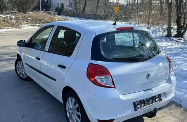 RENAULT Clio 