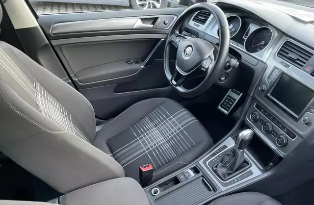 VOLKSWAGEN Golf 2.0 TDI (150 KM) DSG