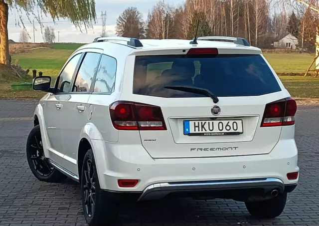 FIAT Freemont 2.0 Multijet 16V DPF Automatik Allrad Cross