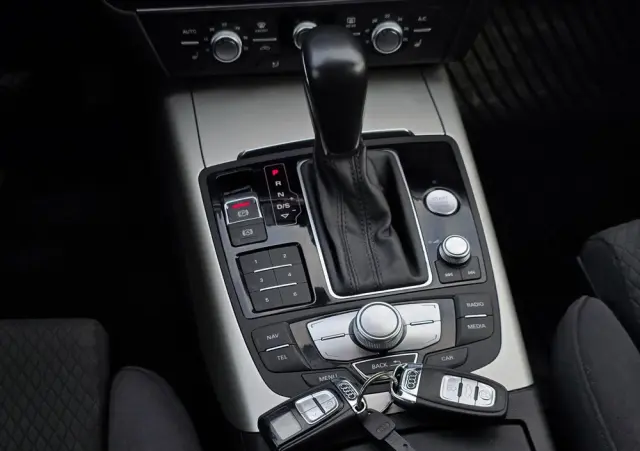 AUDI A6 Avant 2.0 TDI Quattro S tronic