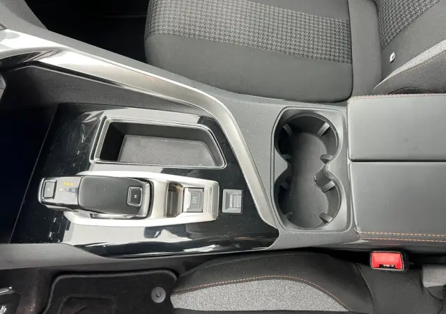 PEUGEOT 3008 1.6 BlueHDi Active S&S EAT6