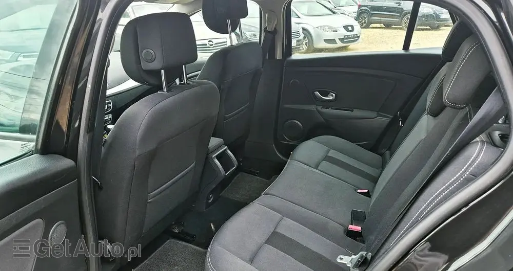 RENAULT Megane 1.6 16V Color Edition