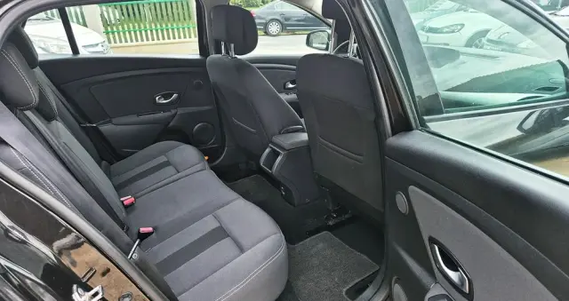 RENAULT Megane 1.6 16V Color Edition