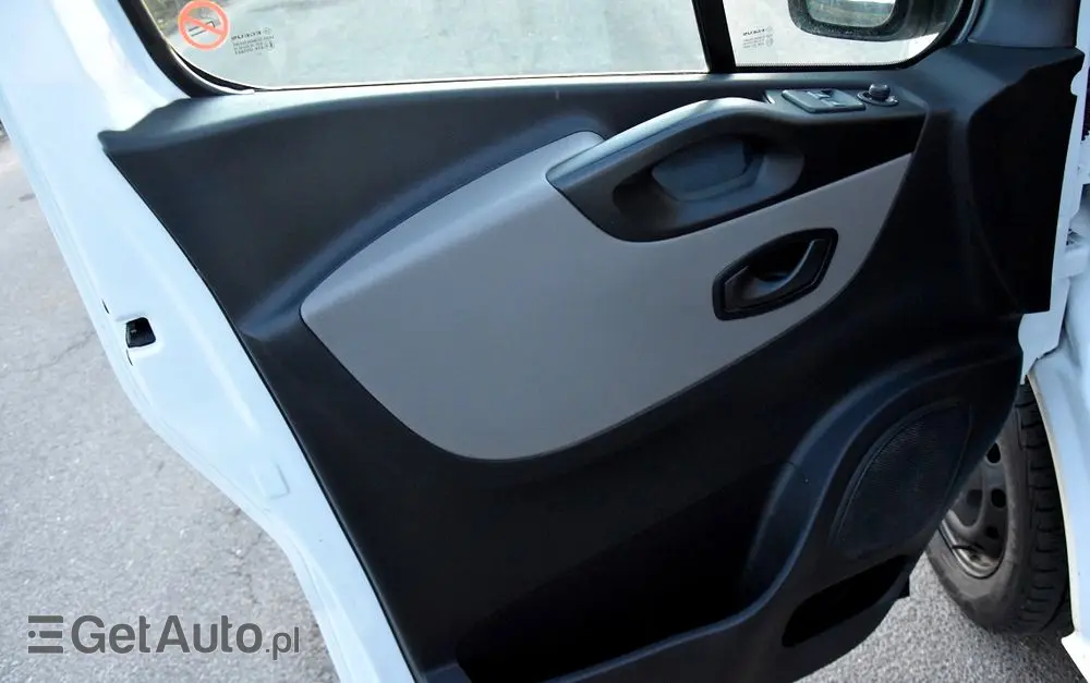 RENAULT TRAFIC L2H1 NAVIGACJA HAK 