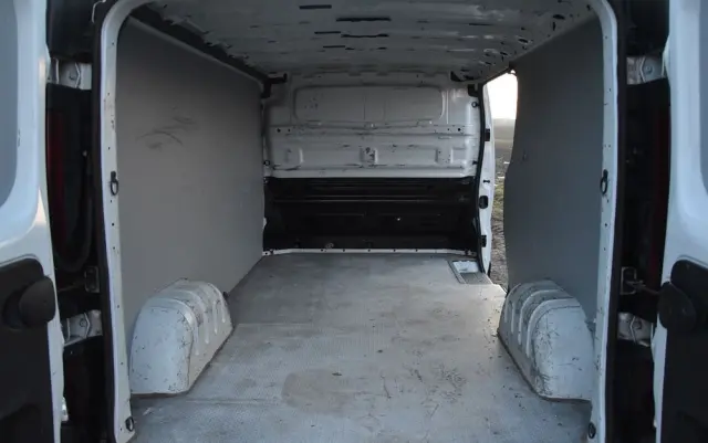 RENAULT TRAFIC L2H1 NAVIGACJA HAK 