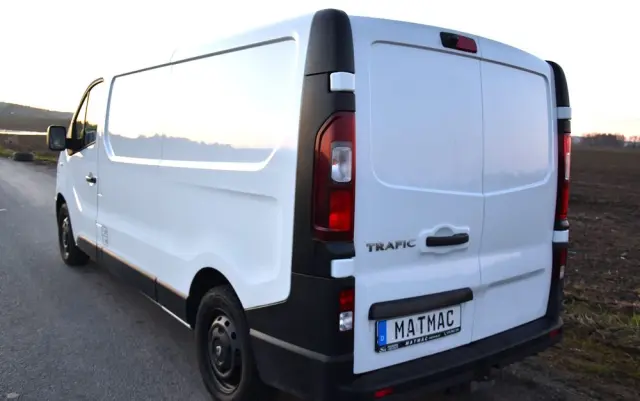 RENAULT TRAFIC L2H1 NAVIGACJA HAK 