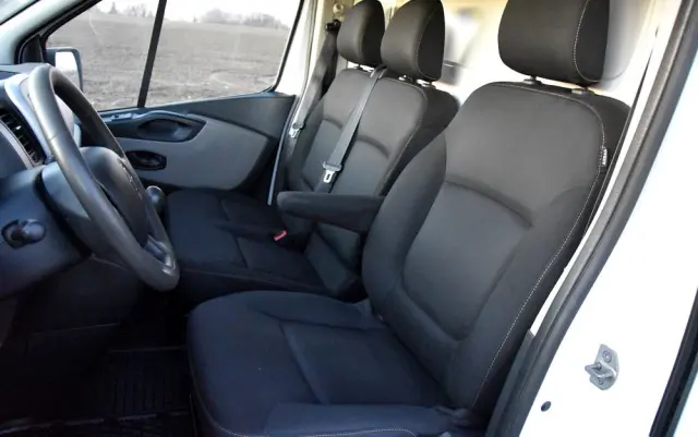 RENAULT TRAFIC L2H1 NAVIGACJA HAK 