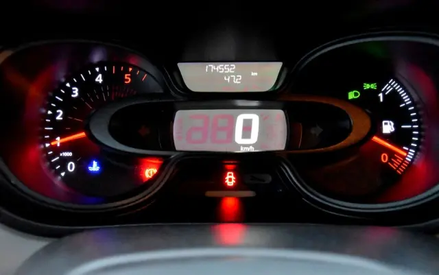 RENAULT TRAFIC L2H1 NAVIGACJA HAK 