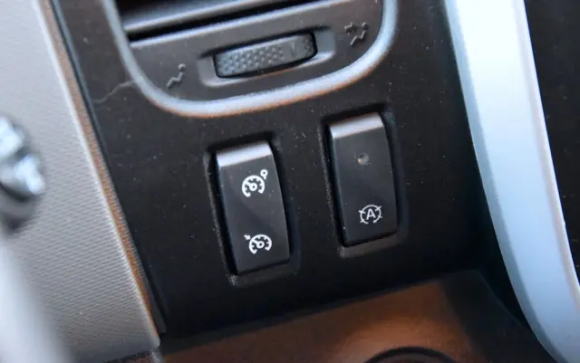 RENAULT TRAFIC L2H1 NAVIGACJA HAK 