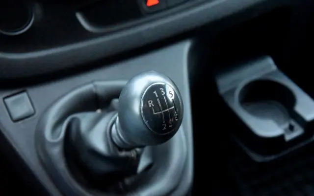 RENAULT TRAFIC L2H1 NAVIGACJA HAK 