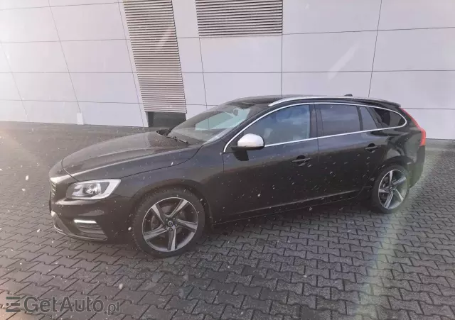 VOLVO V60 D2 Drive-E R-Design Kinetic