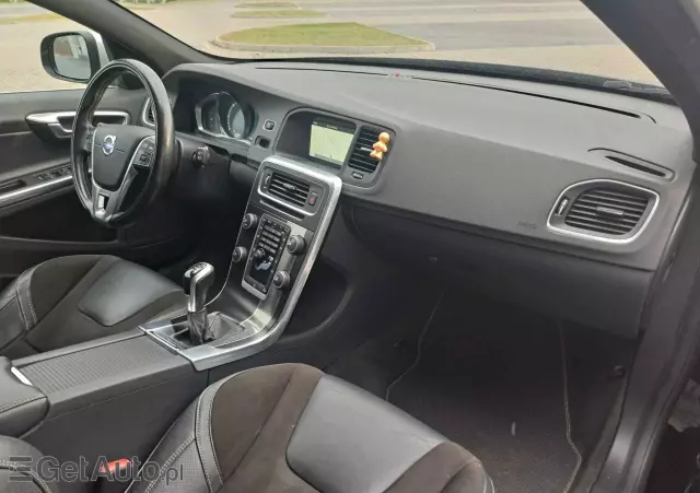 VOLVO V60 D2 Drive-E R-Design Kinetic