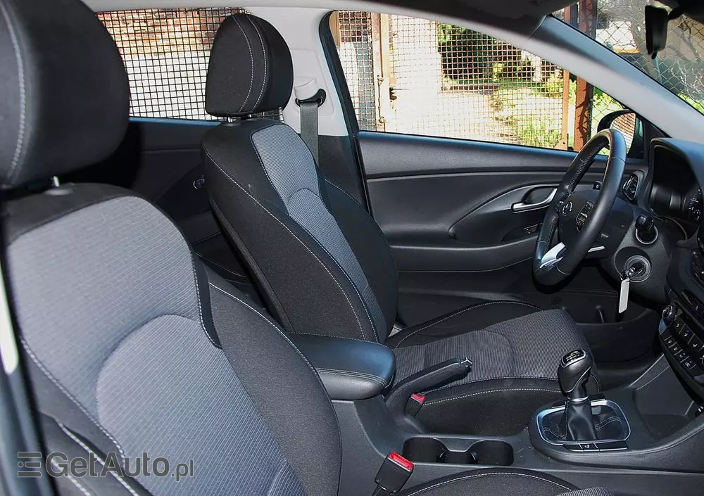 HYUNDAI I30 1.5 DPI Smart