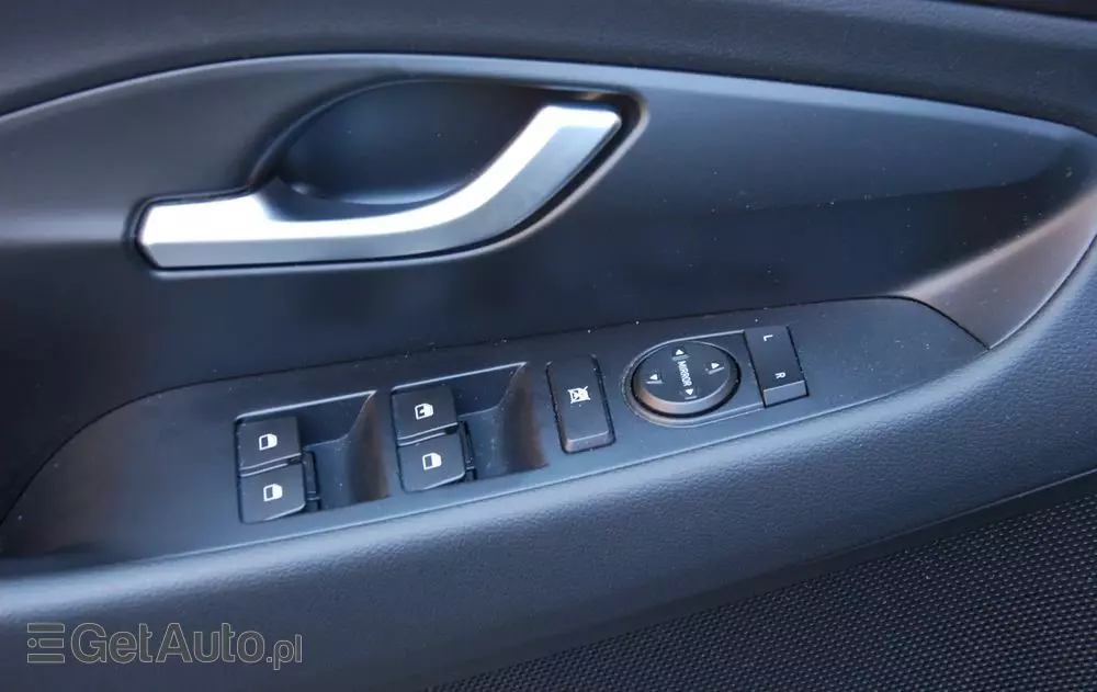 HYUNDAI I30 1.5 DPI Smart