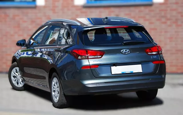 HYUNDAI I30 1.5 DPI Smart