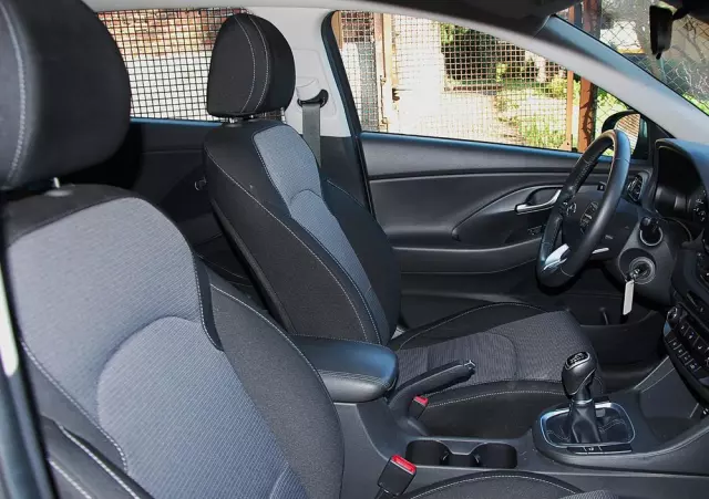 HYUNDAI I30 1.5 DPI Smart