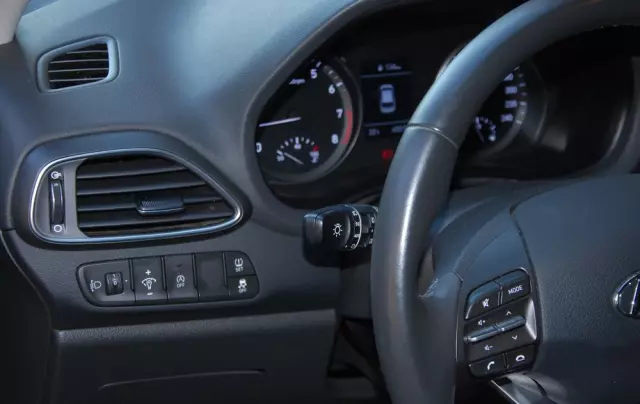 HYUNDAI I30 1.5 DPI Smart