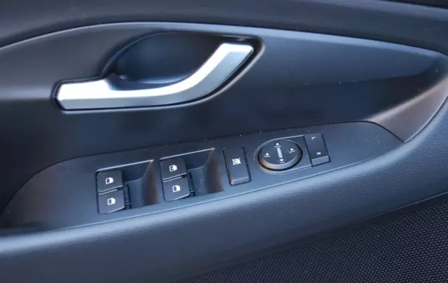 HYUNDAI I30 1.5 DPI Smart