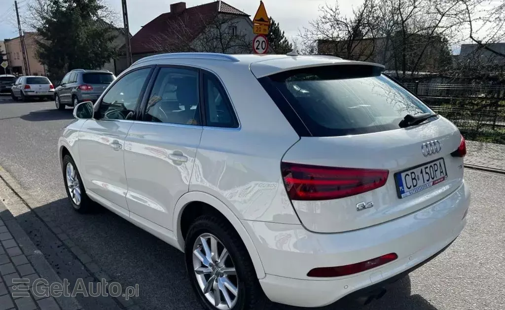 AUDI Q3 
