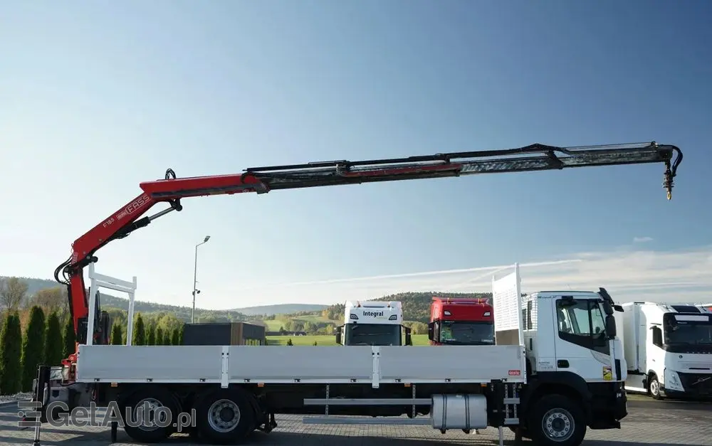 IVECO STRALIS 460 / 6X2 / SKRZYNIOWY 8,1 m + HDS FASSI. F185 MAX UDŹWIG 5 500 KG / STEROWANIE RADIOWE / ROTATOR / 