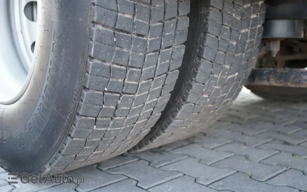 IVECO STRALIS 460 / 6X2 / SKRZYNIOWY 8,1 m + HDS FASSI. F185 MAX UDŹWIG 5 500 KG / STEROWANIE RADIOWE / ROTATOR / 