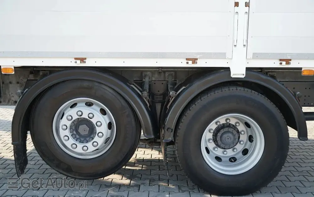 IVECO STRALIS 460 / 6X2 / SKRZYNIOWY 8,1 m + HDS FASSI. F185 MAX UDŹWIG 5 500 KG / STEROWANIE RADIOWE / ROTATOR / 