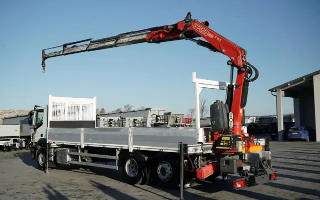 IVECO STRALIS 460 / 6X2 / SKRZYNIOWY 8,1 m + HDS FASSI. F185 MAX UDŹWIG 5 500 KG / STEROWANIE RADIOWE / ROTATOR / 