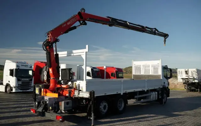 IVECO STRALIS 460 / 6X2 / SKRZYNIOWY 8,1 m + HDS FASSI. F185 MAX UDŹWIG 5 500 KG / STEROWANIE RADIOWE / ROTATOR / 