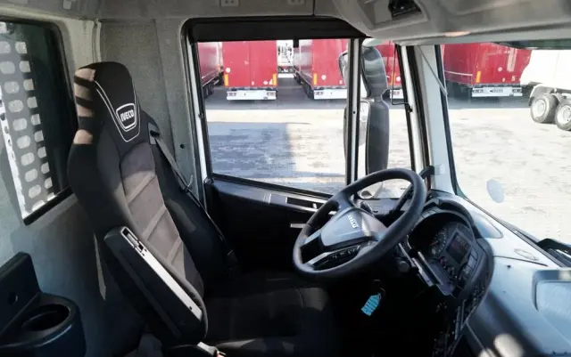 IVECO STRALIS 460 / 6X2 / SKRZYNIOWY 8,1 m + HDS FASSI. F185 MAX UDŹWIG 5 500 KG / STEROWANIE RADIOWE / ROTATOR / 