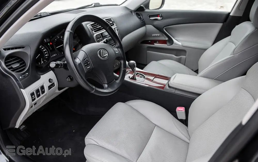 LEXUS IS 250 Sport Line