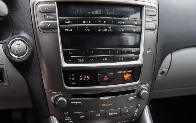 LEXUS IS 250 Sport Line