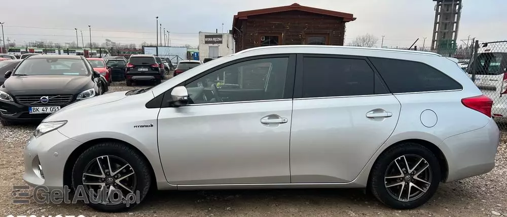 TOYOTA Auris 1.8 VVT-i Hybrid Automatik Touring Sports Cool