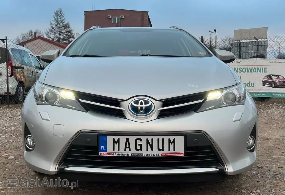 TOYOTA Auris 1.8 VVT-i Hybrid Automatik Touring Sports Cool