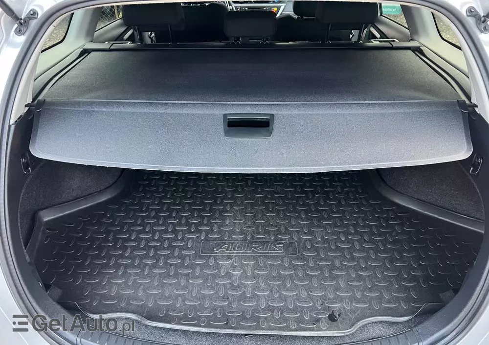 TOYOTA Auris 1.8 VVT-i Hybrid Automatik Touring Sports Cool