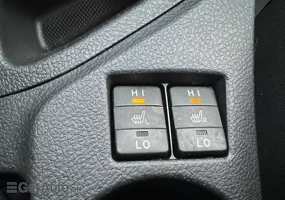 TOYOTA Auris 1.8 VVT-i Hybrid Automatik Touring Sports Cool