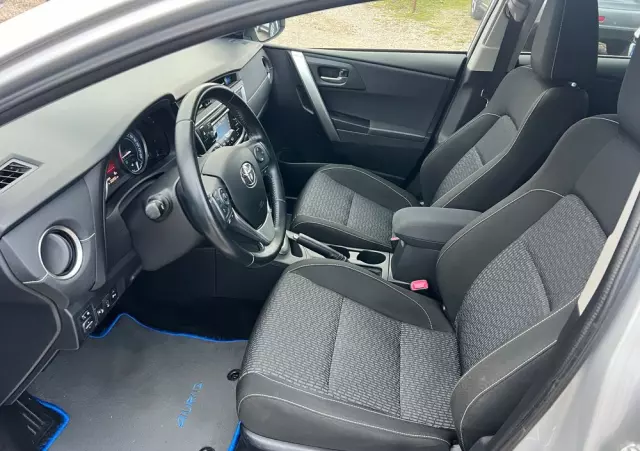 TOYOTA Auris 1.8 VVT-i Hybrid Automatik Touring Sports Cool