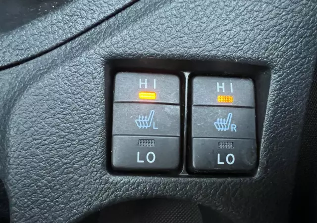 TOYOTA Auris 1.8 VVT-i Hybrid Automatik Touring Sports Cool