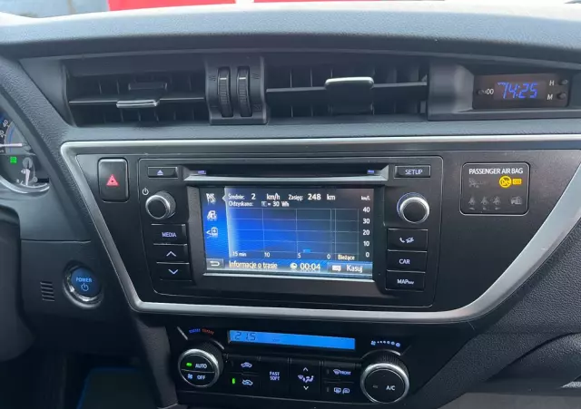 TOYOTA Auris 1.8 VVT-i Hybrid Automatik Touring Sports Cool