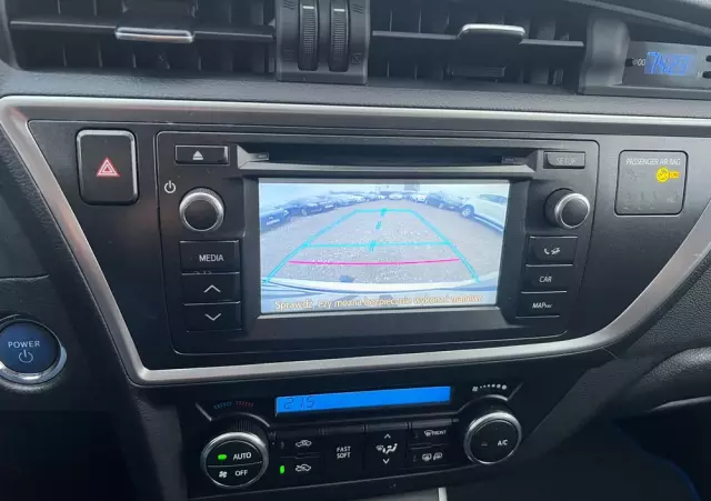 TOYOTA Auris 1.8 VVT-i Hybrid Automatik Touring Sports Cool