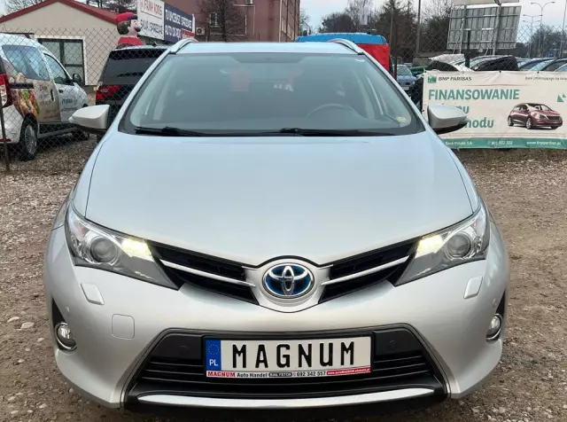 TOYOTA Auris 1.8 VVT-i Hybrid Automatik Touring Sports Cool